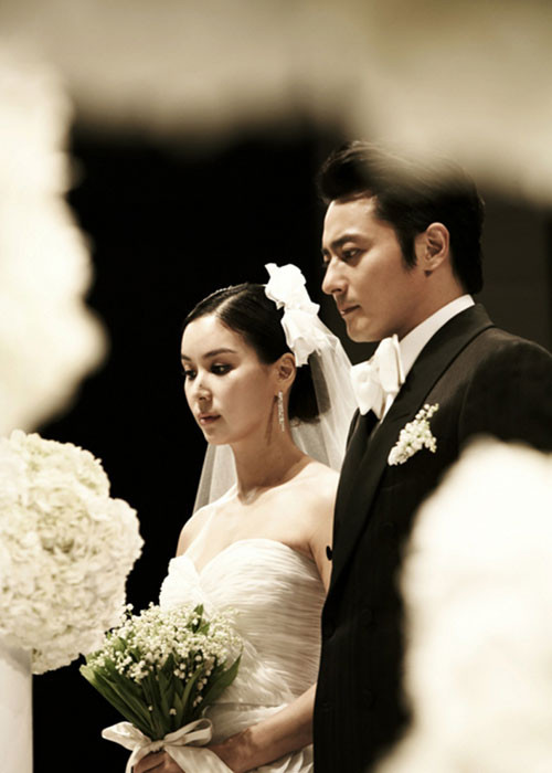Hôn lễ xa hoa của cặp đôi diễn viên “Gió thổi khúc tình yêu” này từng là đề tài bàn tán của dư luận vào năm 2010.