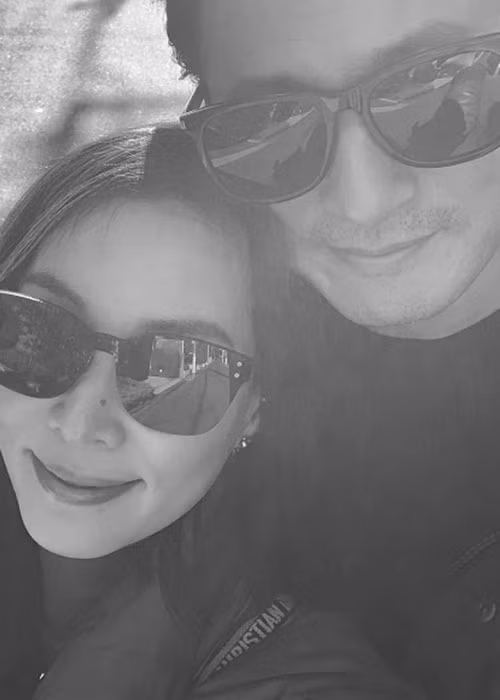 Hình ảnh cặp đôi trốn con đi hẹn hò từng khiến fan thích thú.