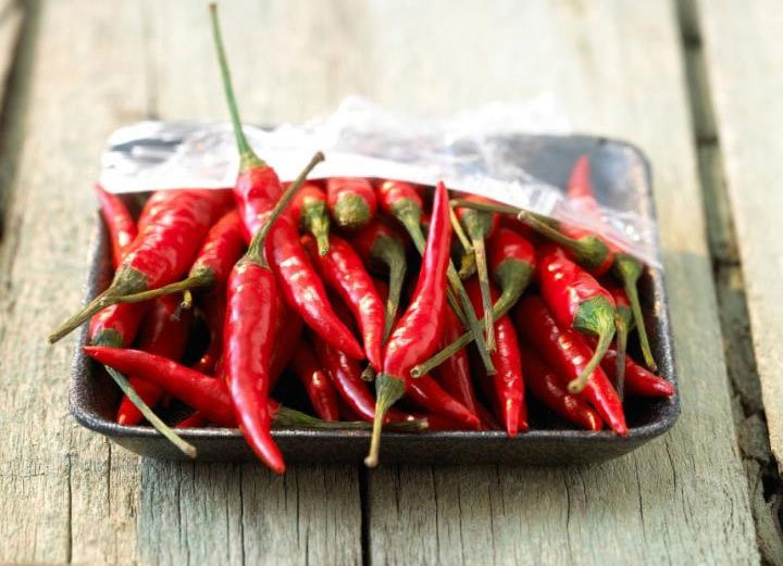 4. Ớt cayenne pepper: Cũng thường được để trong nhà bếp, nhưng trên một kệ cao hơn nhiều – Scoville nói – là loại ớt cayenne pepper, có độ cay 30.000-50.000 SHU.