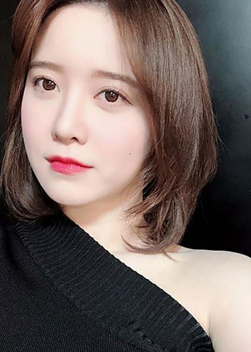 Đáng chú ý, nữ diễn viên phim "Vườn sao băng" vừa tố chồng cũ và CEO của công ty quản lý hùa nhau nói xấu cô.