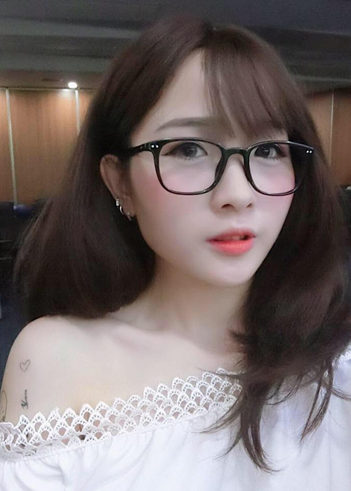 Nữ diễn viên phim "Về nhà đi con" ngoại truyện sở hữu gương mặt xinh đẹp nhưng chiều cao lại khiêm tốn 1m56.