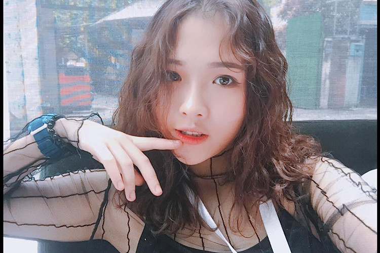 Lê Na được khen ngợi có gu thời trang cá tính, trẻ trung.