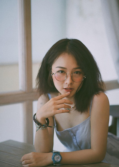 Hot girl sinh năm 1996 chưa bao giờ tự ti về chiều cao khiêm tốn của mình.