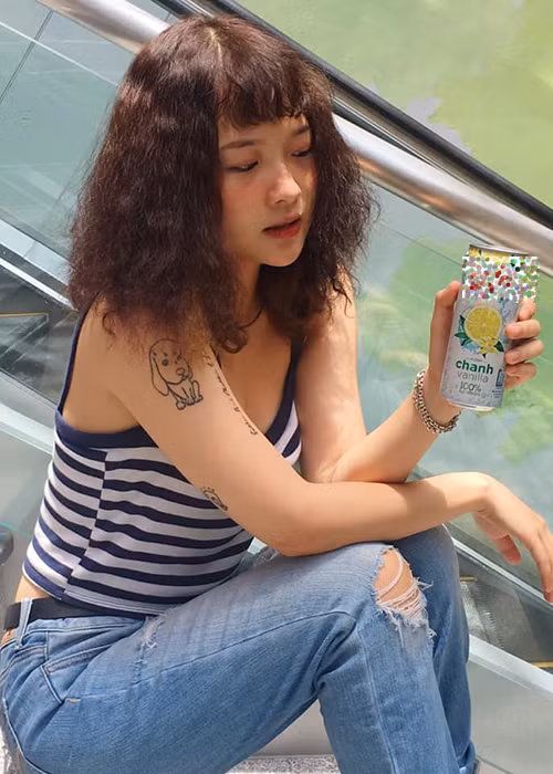 Trang cá nhân của hot girl sinh năm 1996 hiện có hơn 300.000 người theo dõi.