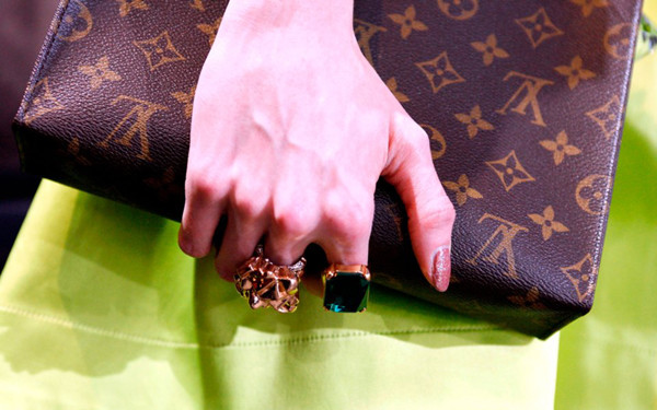 Quen hang hieu di, day la mot moi khoe “dang cap” cua gioi sieu giau-Hinh-2