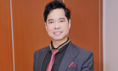 He lo tieu chuan chon vo cua “ong hoang nhac sen” Ngoc Son