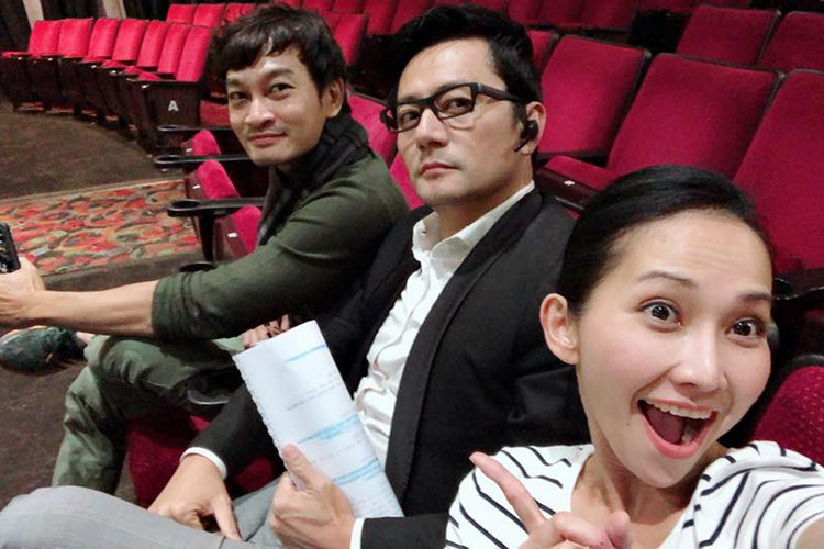 Sang Mỹ, Trương Minh Cường học ngành đạo diễn và sản xuất phim.