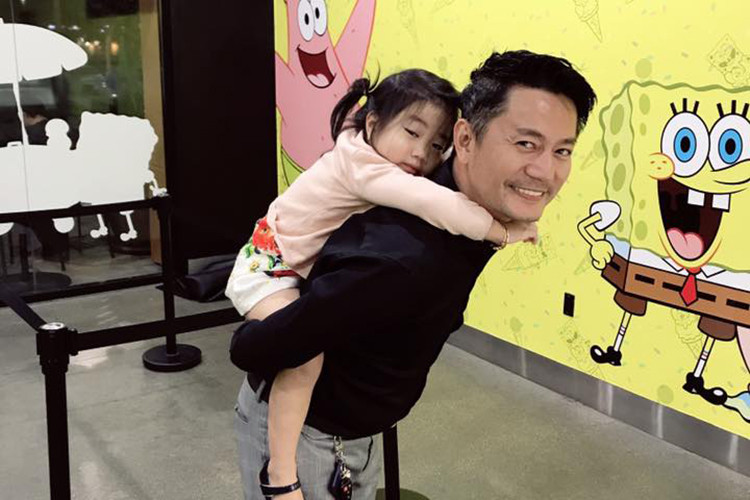Nam diễn viên được biết đến là ông bố rất chiều chuộng con.