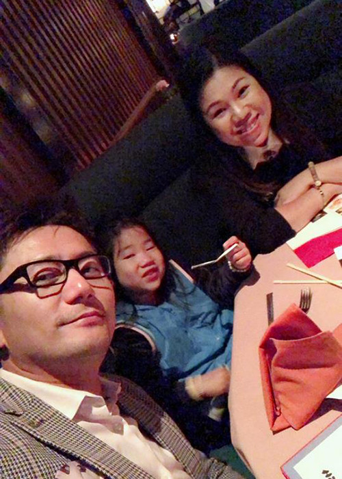 Trước khi bị đồn ly hôn, Trương Minh Cường vẫn đều đặn khoe ảnh vợ con.