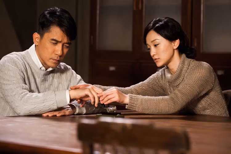 Khi quảng bá dự án phim, Châu Tấn và Lương Triều Vỹ không ngần ngại tán dương nhau trước báo chí.