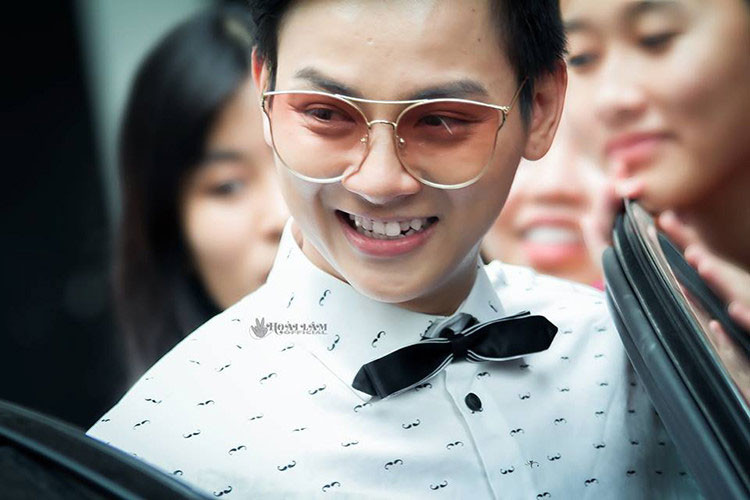 Khi mới bước chân vào showbiz, Hoài Lâm đốn tim fan nữ bởi vẻ ngoài bảnh bao thư sinh với nụ cười rạng rỡ. Ảnh: FBNV