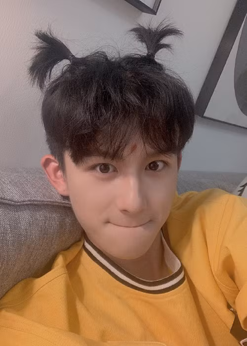 Nam diễn viên sở hữu chiều cao 1m80, gương mặt trẻ con.