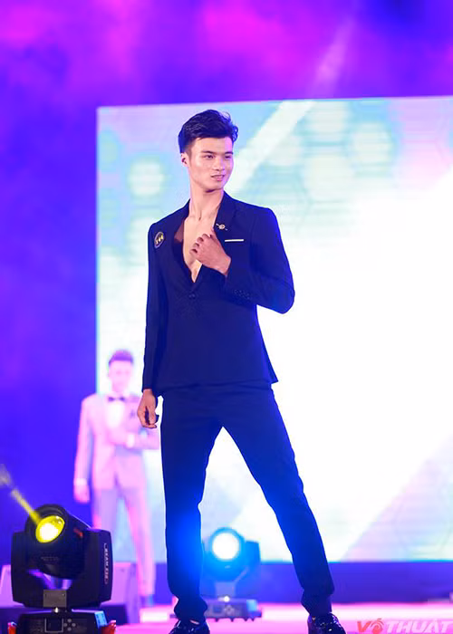 Năm 2018, chàng trai đến từ Tây Ninh gây xôn xao trên mạng xã hội vì bị lộ clip có quan hệ tình cảm với người phụ nữ đang có chồng.