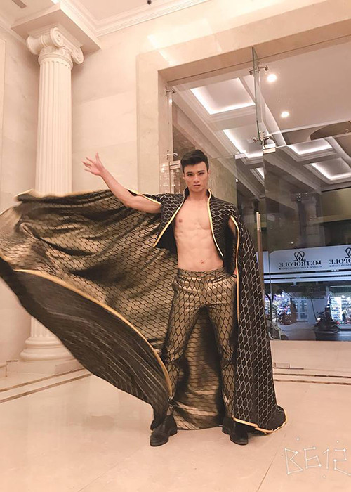 Năm 2018, anh giành ngôi vị Á quân nam cuộc thi Người mẫu Thể hình Sinh viên TP.HCM.