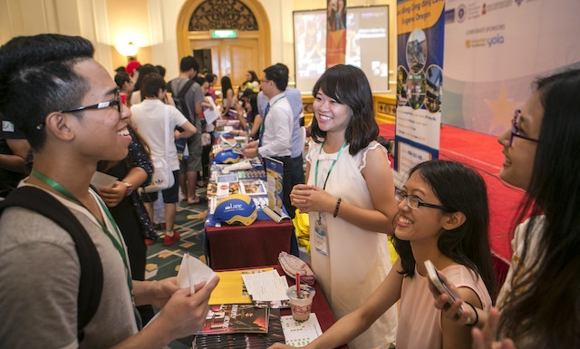 Gan 300 luu hoc sinh ve nuoc cong tac