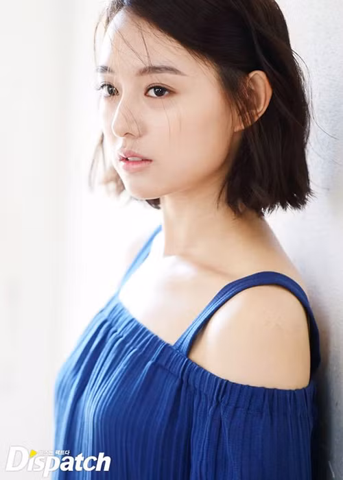 Sau “Hậu duệ mặt trời”, Ji Won lần đầu đóng vai chính trên màn ảnh nhỏ khi tham gia bộ phim “Fight my way”.