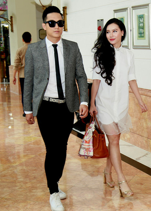 Ồn ào đời tư khiến tên tuổi và sự nghiệp của Minh Hà bị ảnh hưởng là tin đồn cô có mối quan hệ tình cảm với Chí Nhân khi anh đang có vợ.