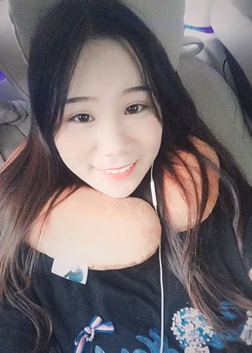 Con gái của Trịnh Kim Chi ngày càng ra dáng thiếu nữ.