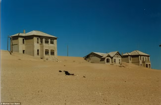 Vào thời kỳ thịnh vượng nhất, nơi đây có 700 gia đình với 1.200 người sinh sống.