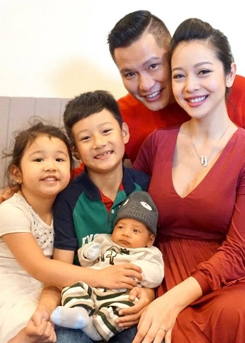 Doanh nhân Đức Hải cùng Jennifer Phạm hiện đã đón bé Bảo Nam về Việt Nam sống cùng bố mẹ và các em.