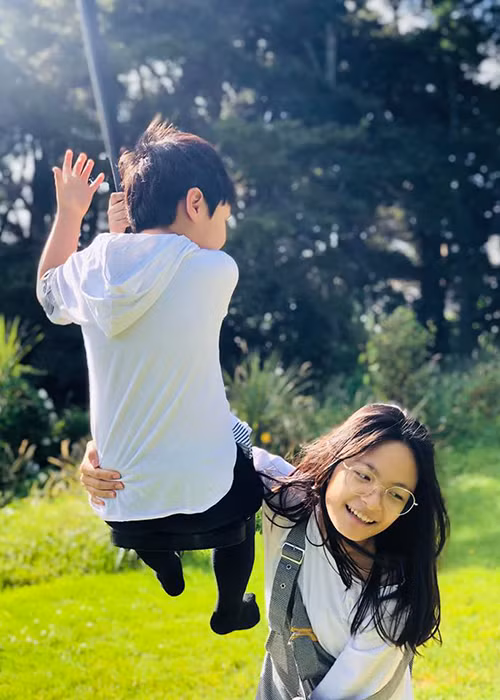 Thi thoảng Phan Anh đưa gia đình sang New Zealand thăm bé Bo.