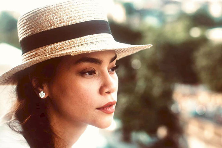 Cách hành xử của Hồ Ngọc Hà cũng được khen là khéo léo khi bị chỉ trích dữ dội vì nghi vấn phá hoại hạnh phúc của vợ chồng đại gia kim cương.