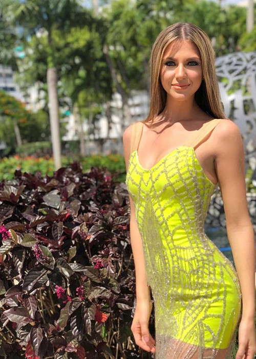 Madison là Á hậu 3 cuộc thi Hoa hậu Hòa bình Quốc tế 2016. Cô từng được chuyên trang sắc đẹp Global Beauties bình chọn là mỹ nhân đương đại quyến rũ nhất 2017.