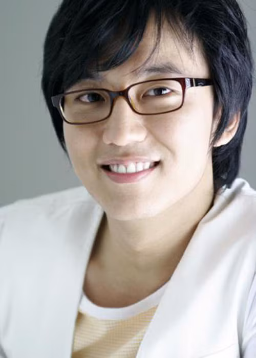 Chồng sắp cưới tin đồn của Jang Nara - Kim Nam Gil không phải là gương mặt quá xa lạ với khán giả xứ Hàn.