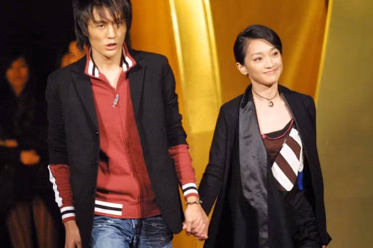 Dàn người tình được công khai của Châu Tấn còn có Phác Thụ. Cả hai yêu nhau từ phim ra ngoài đời thật.