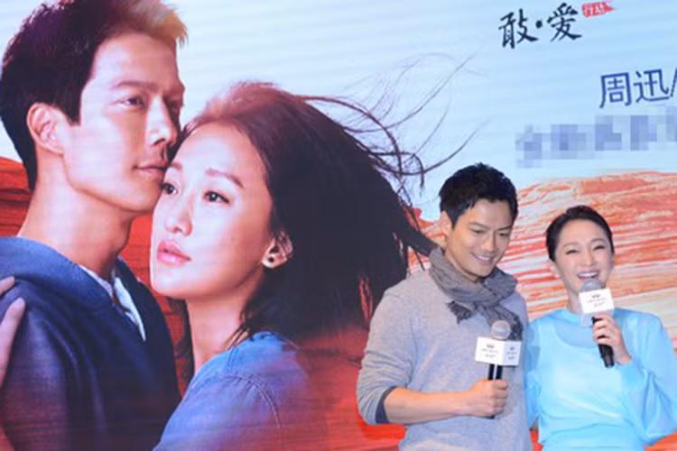 Năm 2018, báo chí Trung Quốc đưa tin sau thời gian 2 năm ly thân, Châu Tấn đã đồng ý ký vào đơn ly hôn.