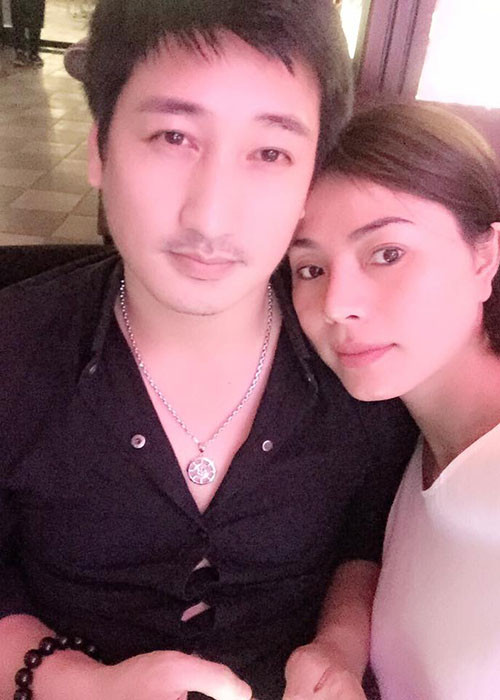 Ngọc Quỳnh đã lập gia đình. Vốn kín tiếng nên anh đến nay chưa từng chia sẻ về bà xã.