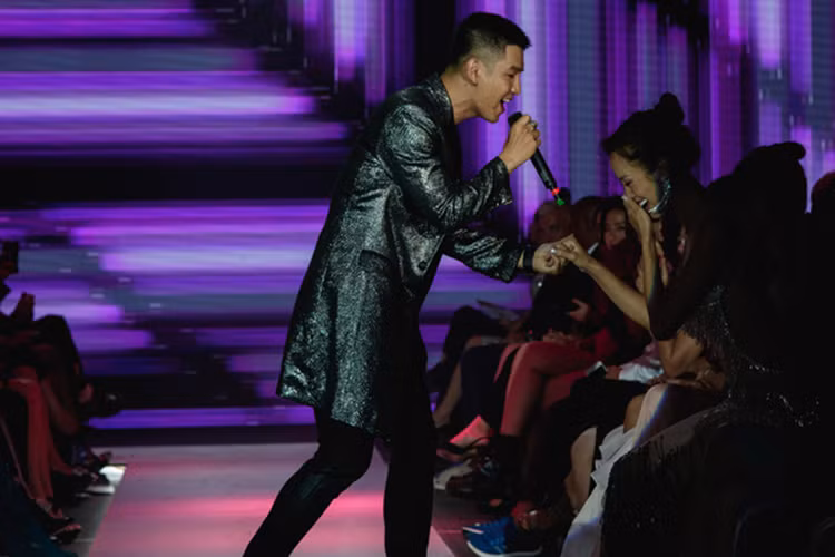 Trong một show thời trang vào tháng 4/2019, Cường Seven thậm chí bất ngờ “tỏ tình” Vũ Ngọc Anh. Ảnh: Yan