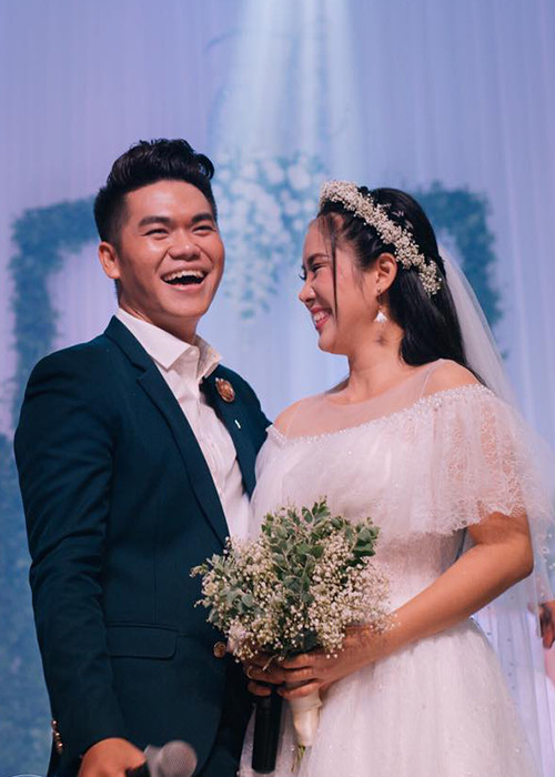 Lê Phương hơn Trung Kiên đến 7 tuổi. Cả hai quen nhau trong một chuyến đi Trường Sa.