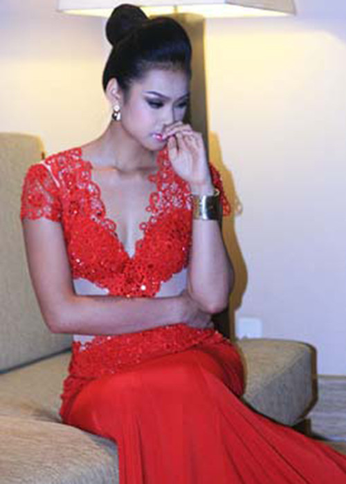 Tại thời điểm là ứng viên sáng giá tại Hoa hậu Việt Nam 2012, Vương Thu Phương bị đồn cưới một nhiếp ảnh gia nhưng cả hai chưa đăng ký kết hôn. Ảnh: Ngôi sao