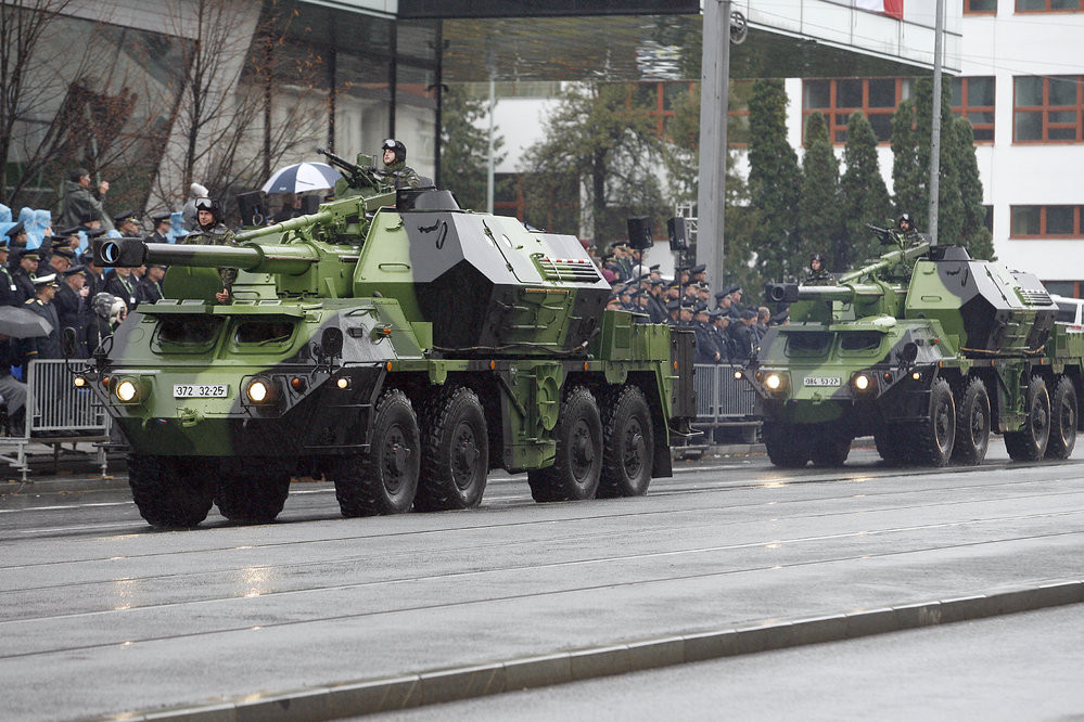 Pháo tự hành DANA 152mm do Tiệp Khắc chế tạo, hiện vẫn được Quân đội Czech sử dụng. Nguồn ảnh: Lisa Fernando