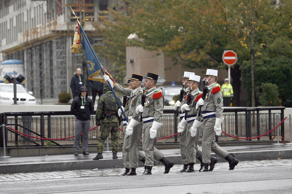 Sau khi Liên bang Tiệp Khắc giải thể chính thức ngày 1/1/1993, hai dân tộc Czech và Slovakia tách thành hai quốc gia mới gồm Cộng hòa Czech và Cộng hòa Slovakia. Từ đây, Czech từng bước xây dựng mối quan hệ gần gũi với EU và NATO. Năm 1999, Czech chính thức trở thành một phần của NATO và tới năm 2004 thì gia nhập EU. Nguồn ảnh: Lisa Fernando