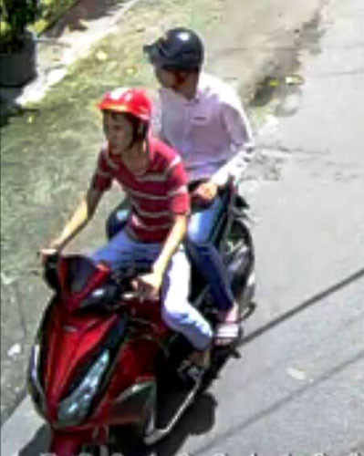 TPHCM: Hai ten cuop xong vao nha nghe si giua ban ngay-Hinh-2