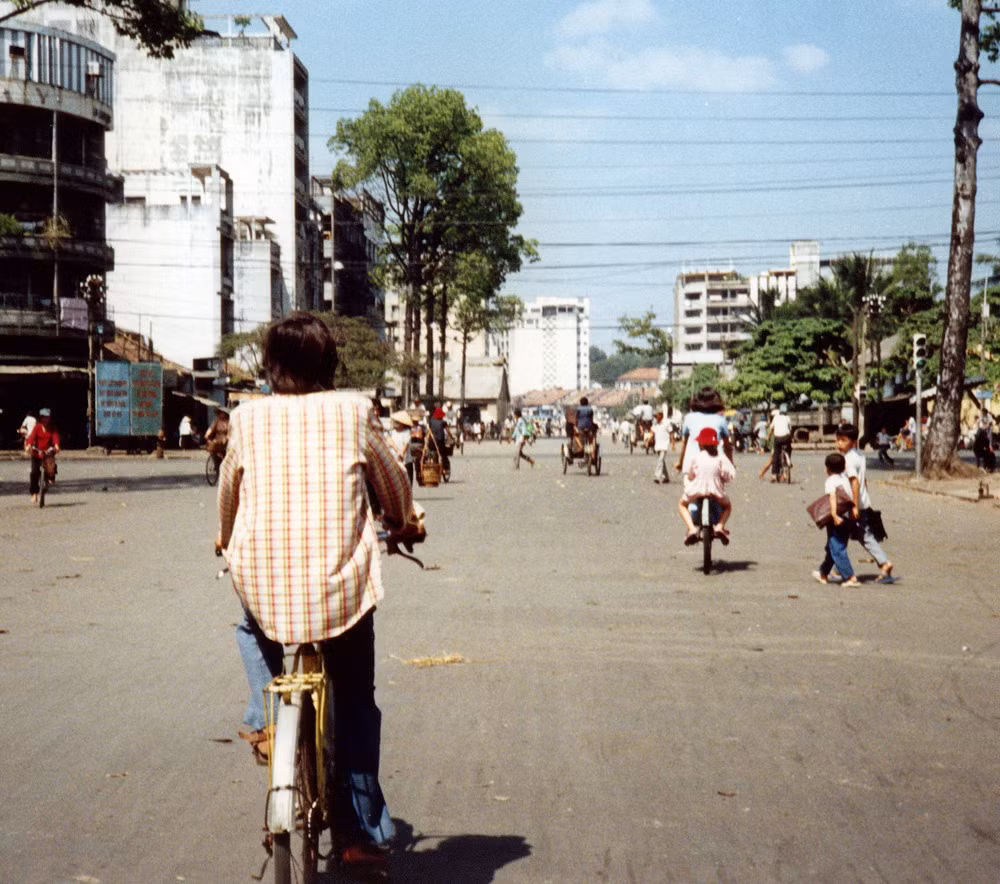 Một số hình ảnh khác về giao thông ở TP HCM năm 1988.