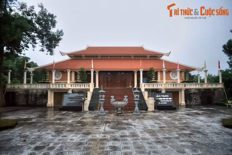 Những năm sau đó, Khu di tích tiếp tục được mở rộng và xây thêm nhiều hạng mục mới, như Quảng trường 19/8; Bảo tàng Công an Nhân dân; Tượng đài bảo vệ an ninh Tổ quốc; Phù điêu “65 năm Công an Nhân dân chiến đấu, xây dựng và trưởng thành”; Bia ghi danh các tập thể, cá nhân Anh hùng lực lượng Công an Nhân dân...