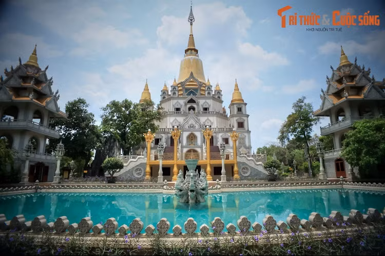 Khi đất nước hòa bình, để tỏ lòng tri ân Sư tổ, các hàng đệ tử đứng ra cùng với các hàng Phật tử gần xa đồng tâm hiệp lực thực hiện ý nguyện xây dựng một ngôi bảo tháp, đặt tên là Gotama cetiya, có nghĩa là ngôi bảo tháp tôn thờ ngọc Xá lợi Đức Phật Gotama.