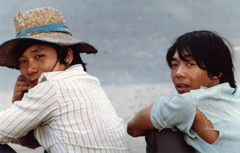 Chân dung hai thiếu niên đường phố ở Vũng Tàu.