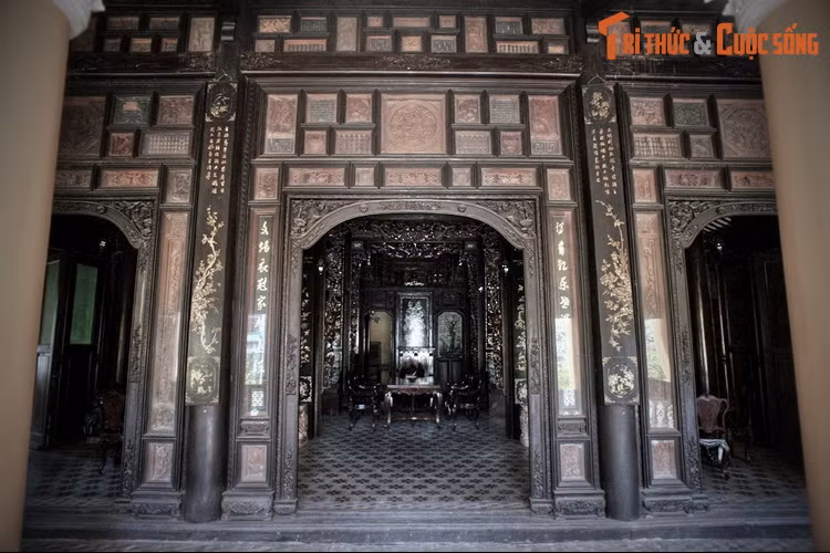 Bà Sanh có một đời chồng là ông Dương Tấn Bổn. Được hưởng của hồi môn của hai gia đình có thế lực, hai vợ chồng nắm trong tay những cơ sở buôn bán lúa gạo lớn, khai khẩn nhiều ruộng đất, giao thương với cả các nước trong vùng, được biết đến như những người giàu nhất Gò Công.