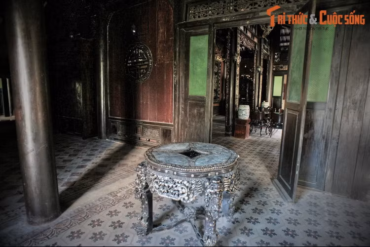 Có trong tay 500 ha đất, bà đã giúp Trương Định xây dựng căn cứ Tân Hòa và nhiều đồn lũy rải khắp khu vực, trở thành trung tâm chống giặc Pháp đầu tiên ở Nam kỳ.