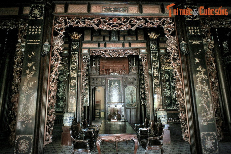 Bà Sanh đã dùng tiền của mình để mua lúa gạo, nhờ Trương Định đem cứu tế dân, quy tụ dân đi khai khẩn đất đai, rèn vũ khí, tích trữ lương thực cho nghĩa quân.