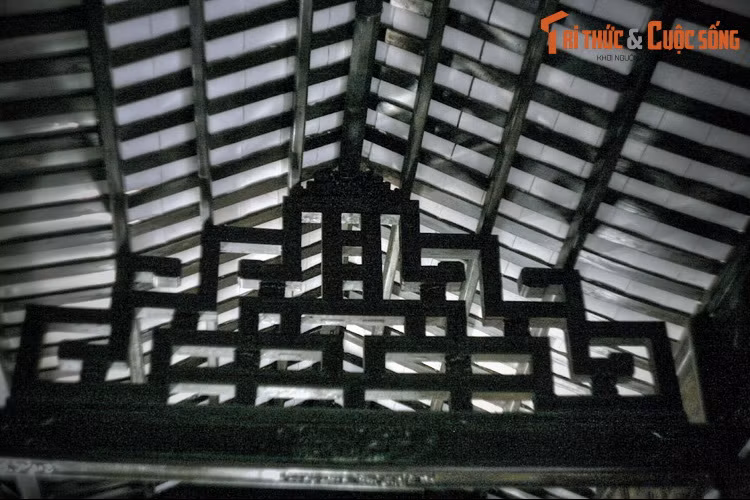 Nhưng quãng thời gian bà Trần Thị Sanh ở bên Trương Định ngắn chẳng tày gang. Năm 1864, vị anh hùng họ Trương đã tuẫn tiết sau khi bị Huỳnh Công Tấn phản bội dẫn đường cho quân Pháp bất ngờ bao vây đánh úp.