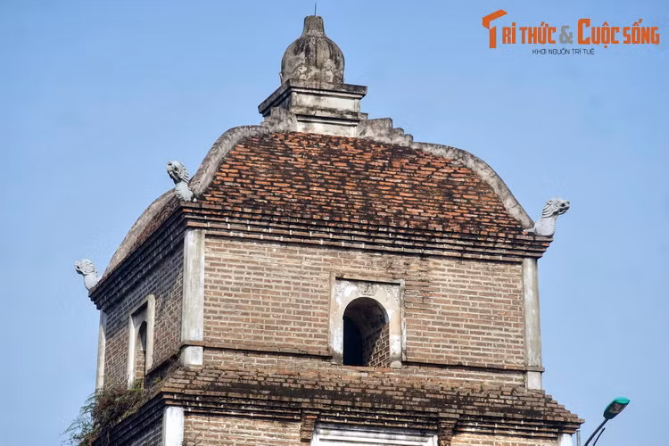 Trong suốt nhiều thế kỷ, tháp Hòa Phong đã đóng vai trò như một hình ảnh mang tính biểu tượng của chùa Dâu. Hình ảnh tòa tháp uy nghiêm đã được khắc ghi trong câu ca dao của người dân xứ Kinh Bắc: “Dù ai đi đâu về đâu/ Hễ trông thấy tháp chùa Dâu thì về”.