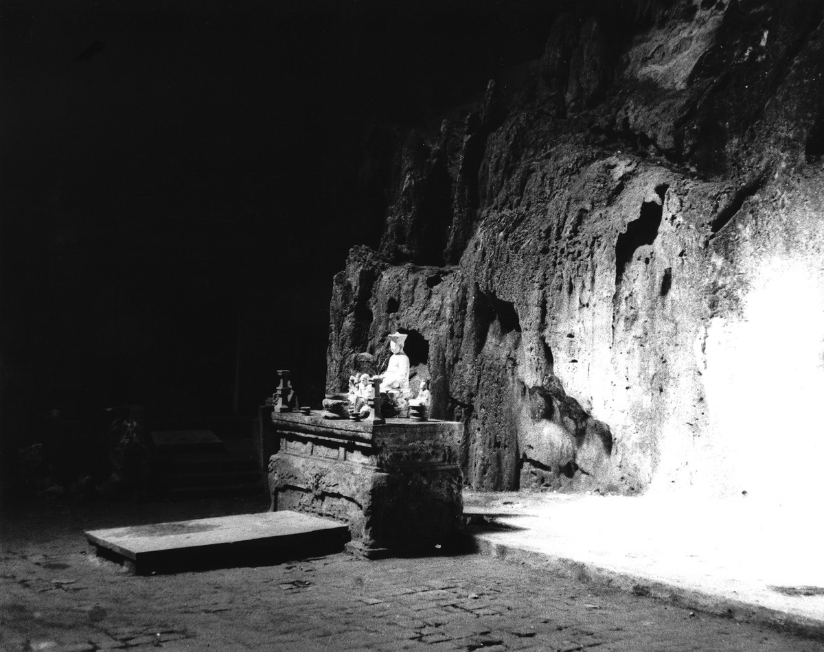 Bên trong động Huyền Không ở Ngũ Hành Sơn.