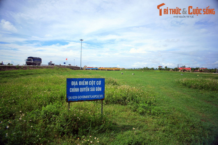 Địa điểm cột cờ bờ Nam được đánh dấu lại, để hậu thế biết đến như một chứng tích lịch sử.