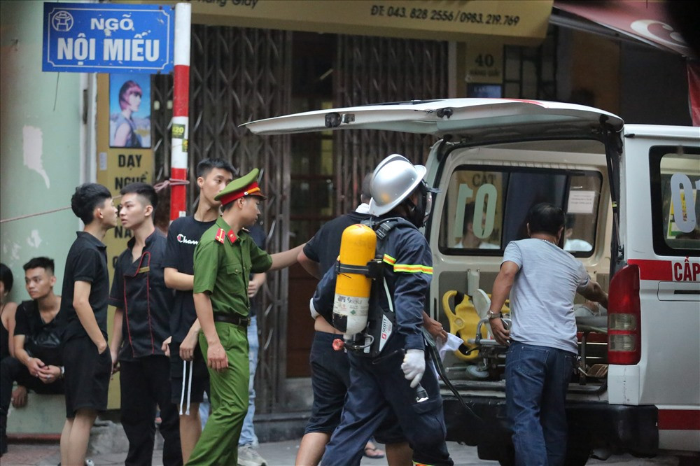 Những người bị thương đã được đưa đi cấp cứu tại Bệnh viện. Ảnh: Sơn Tùng.