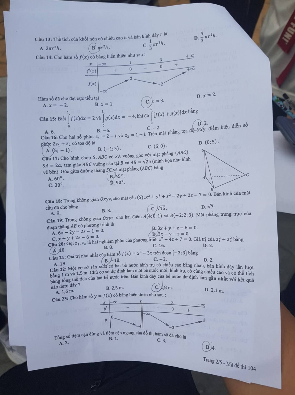Đề thi Toán mã 104.